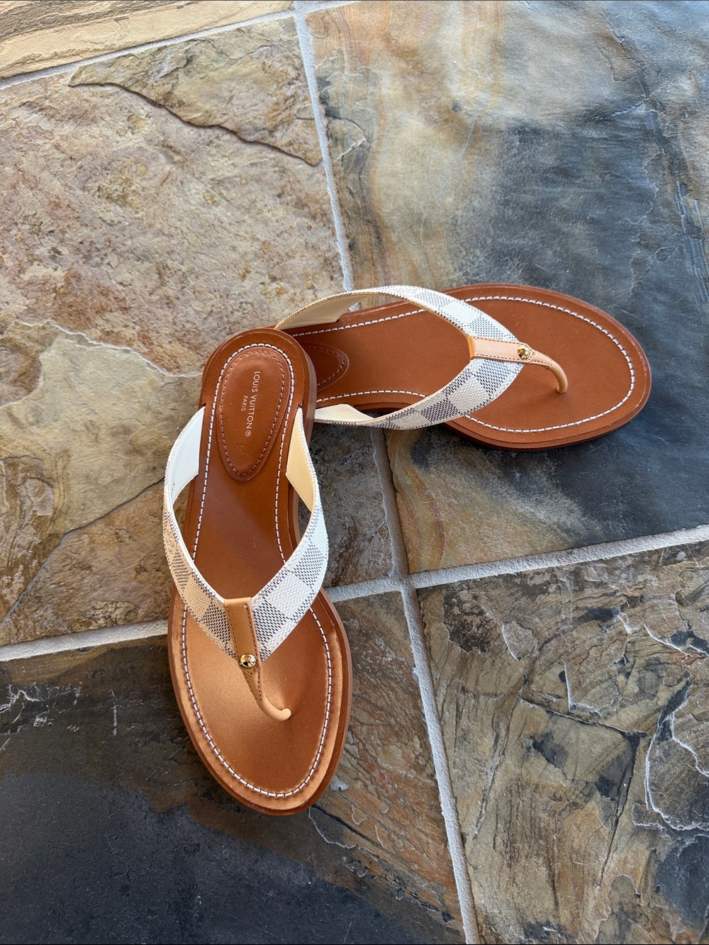 Louis Vuitton Sunny Flat Thong Sandal Natural Size 38.5 NEW IN BOX